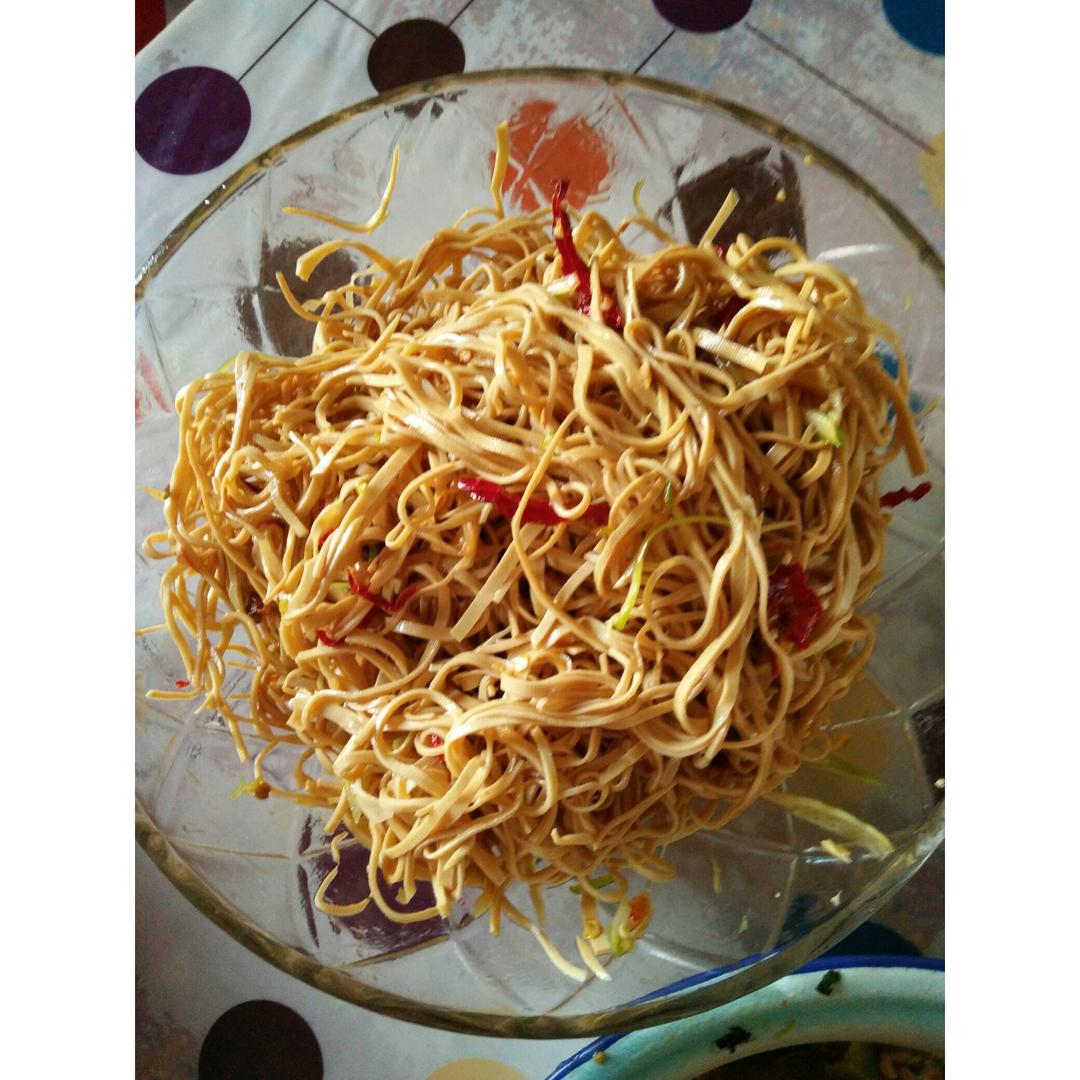 炝拌豆腐丝