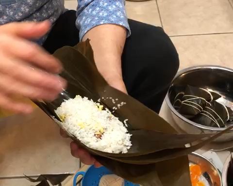 老妈的咸肉粽的做法 步骤11