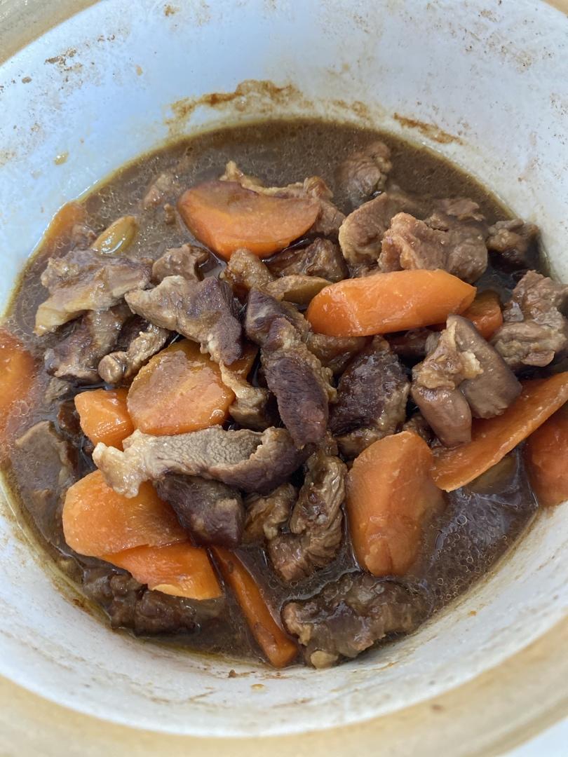 红焖羊肉炖胡萝卜