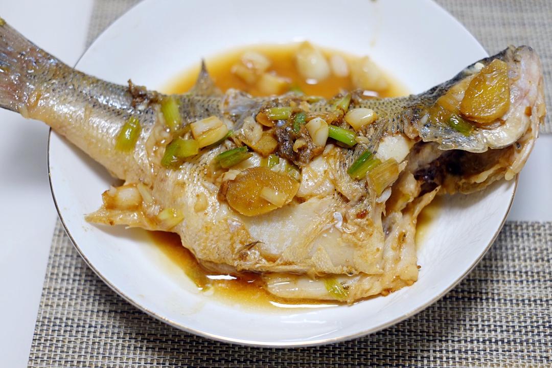 红烧鲈鱼