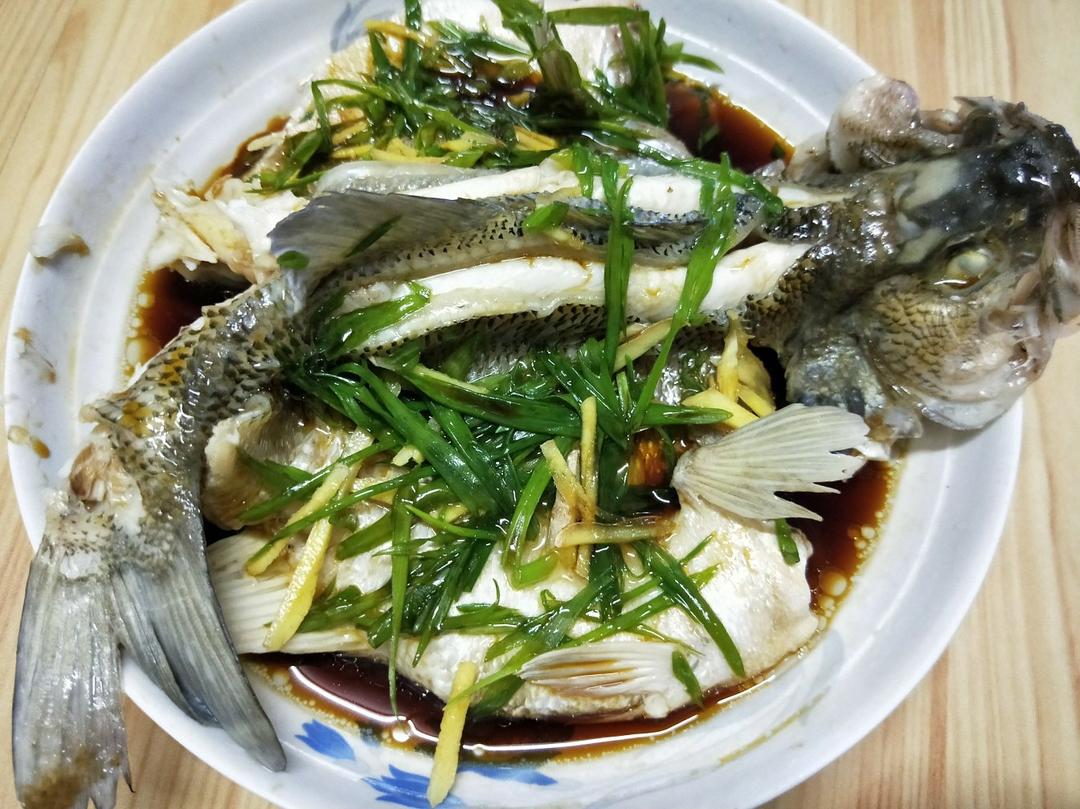 清蒸鲈鱼