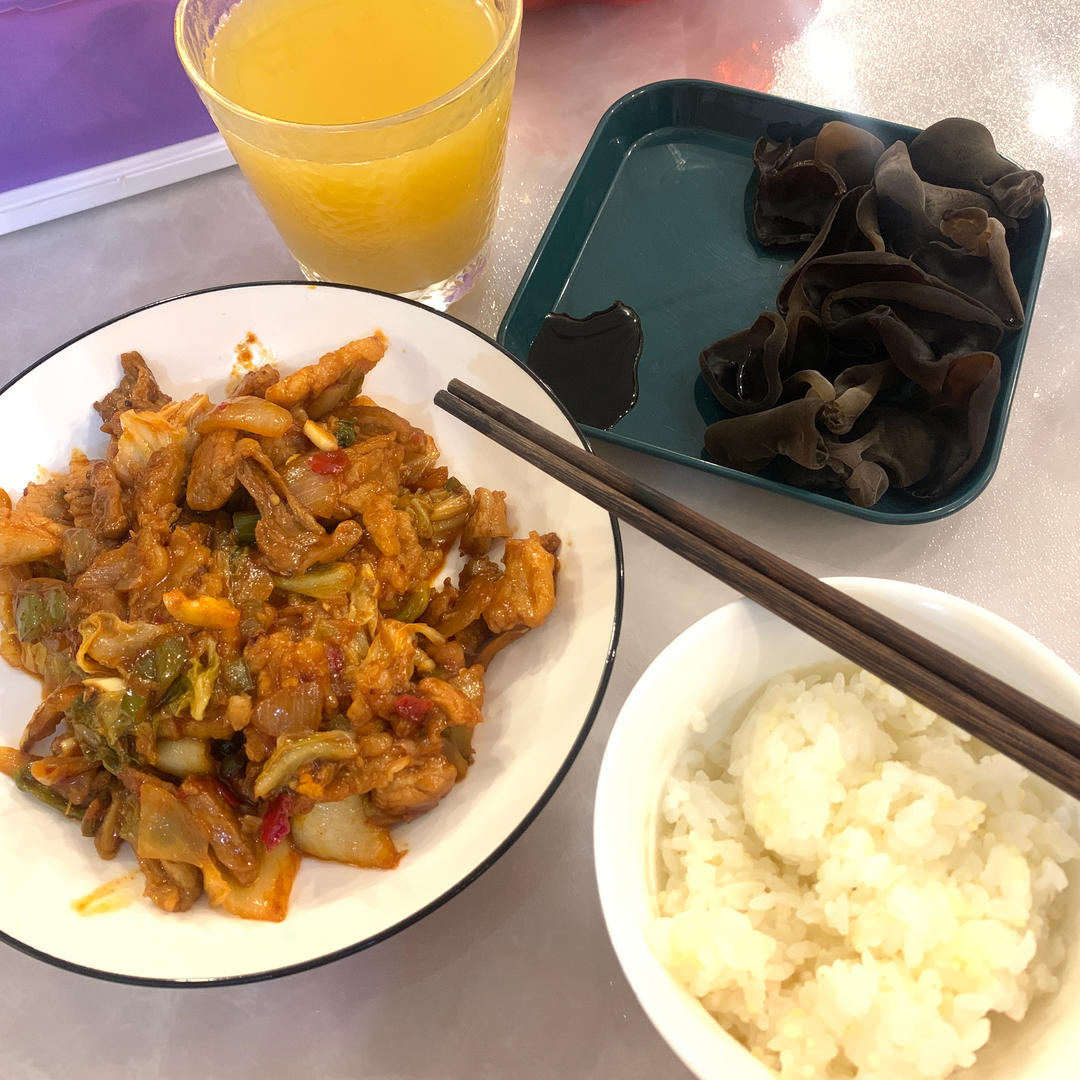五花肉炒辣白菜