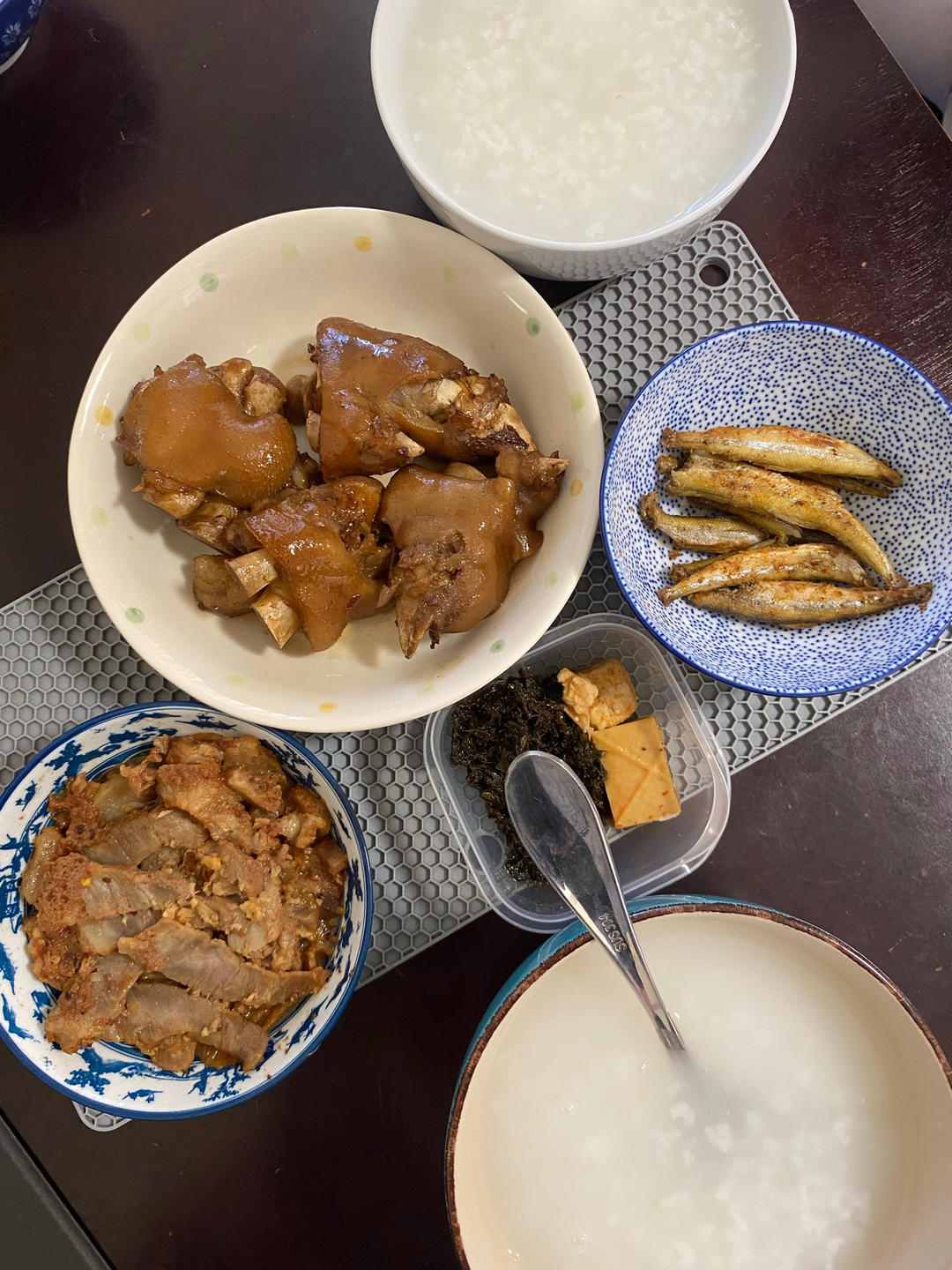 极简版红烧猪蹄（电饭煲）