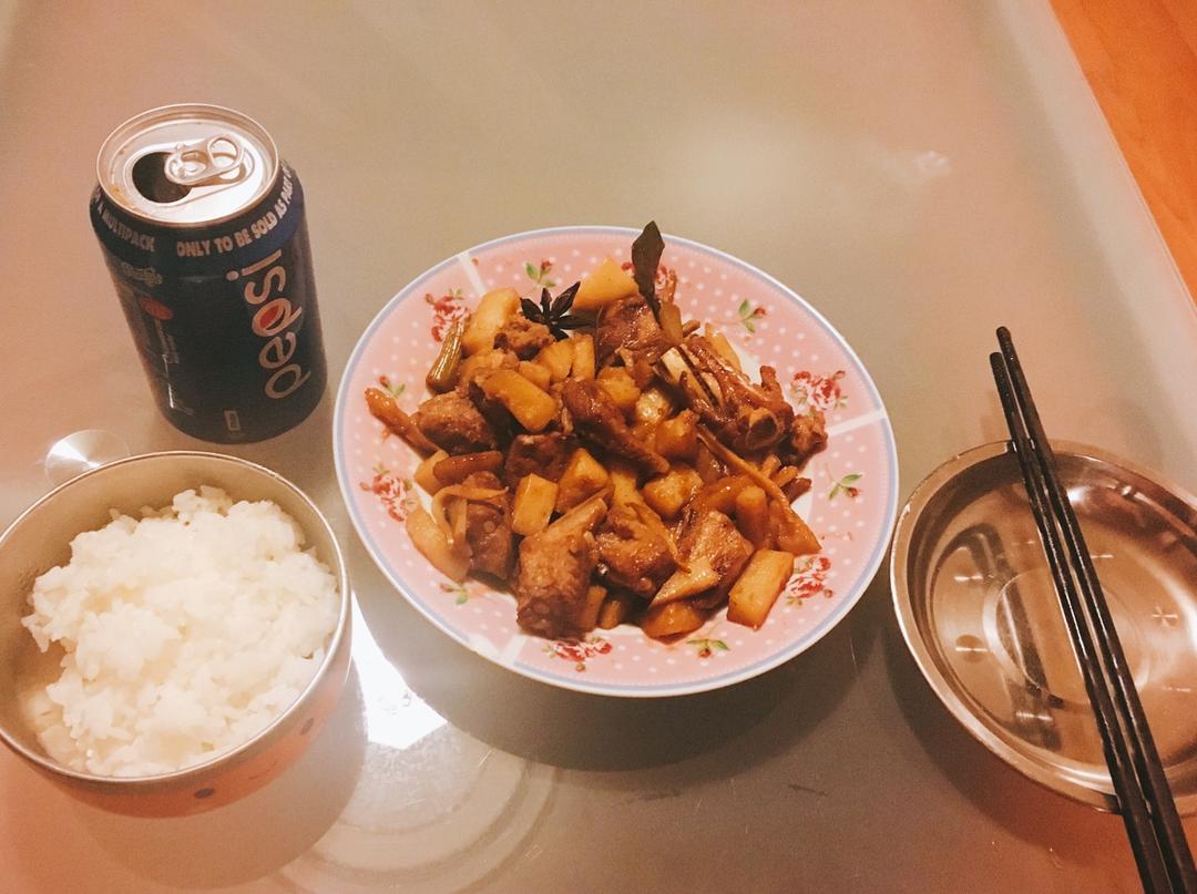 红烧排骨土豆
