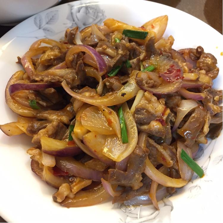 雪糕y做的厨师长教你:"葱爆猪心"的家常做法,史上最详细的讲解