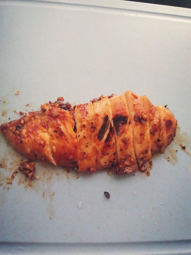 香煎鸡胸肉(蜂蜜蒜香)