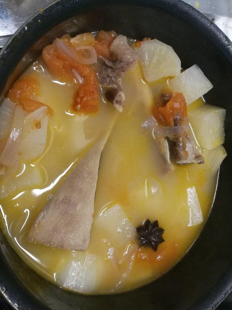 番茄牛骨萝卜汤