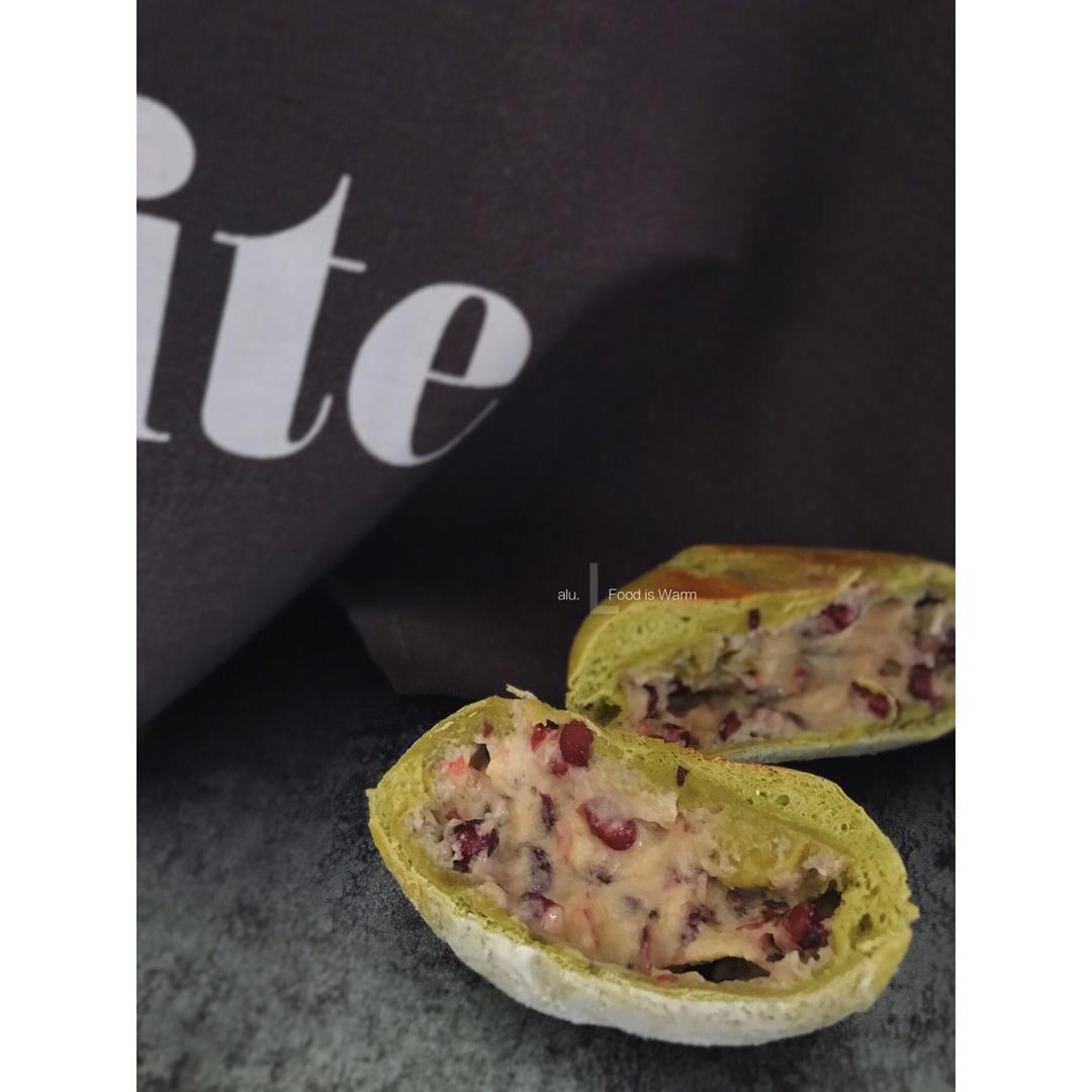 抹茶蜜彩豆奶酪包