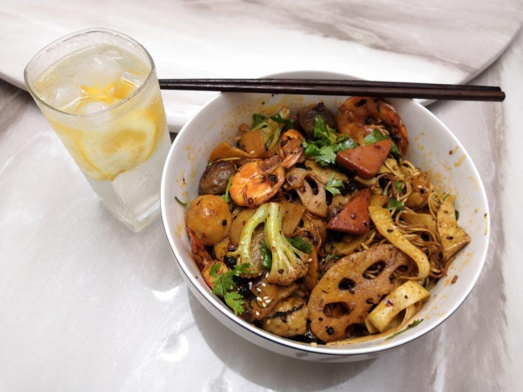 厨师长教你：“麻辣香锅”的正宗做法，看得口水直流 ！