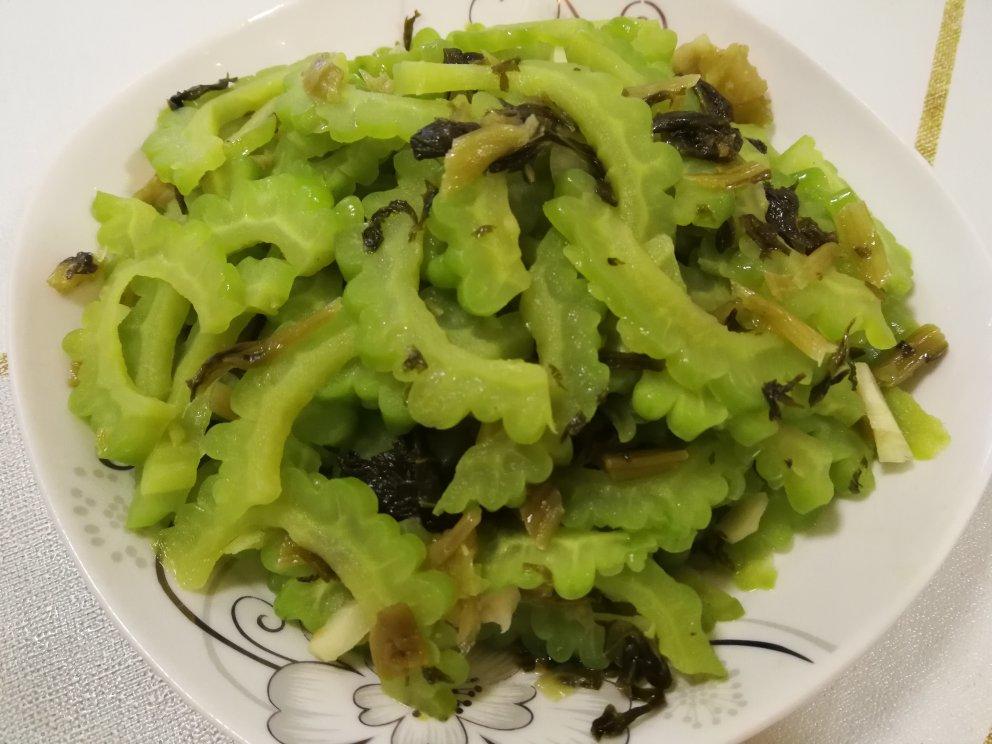 苦瓜炒鸡蛋~不怎么苦哟