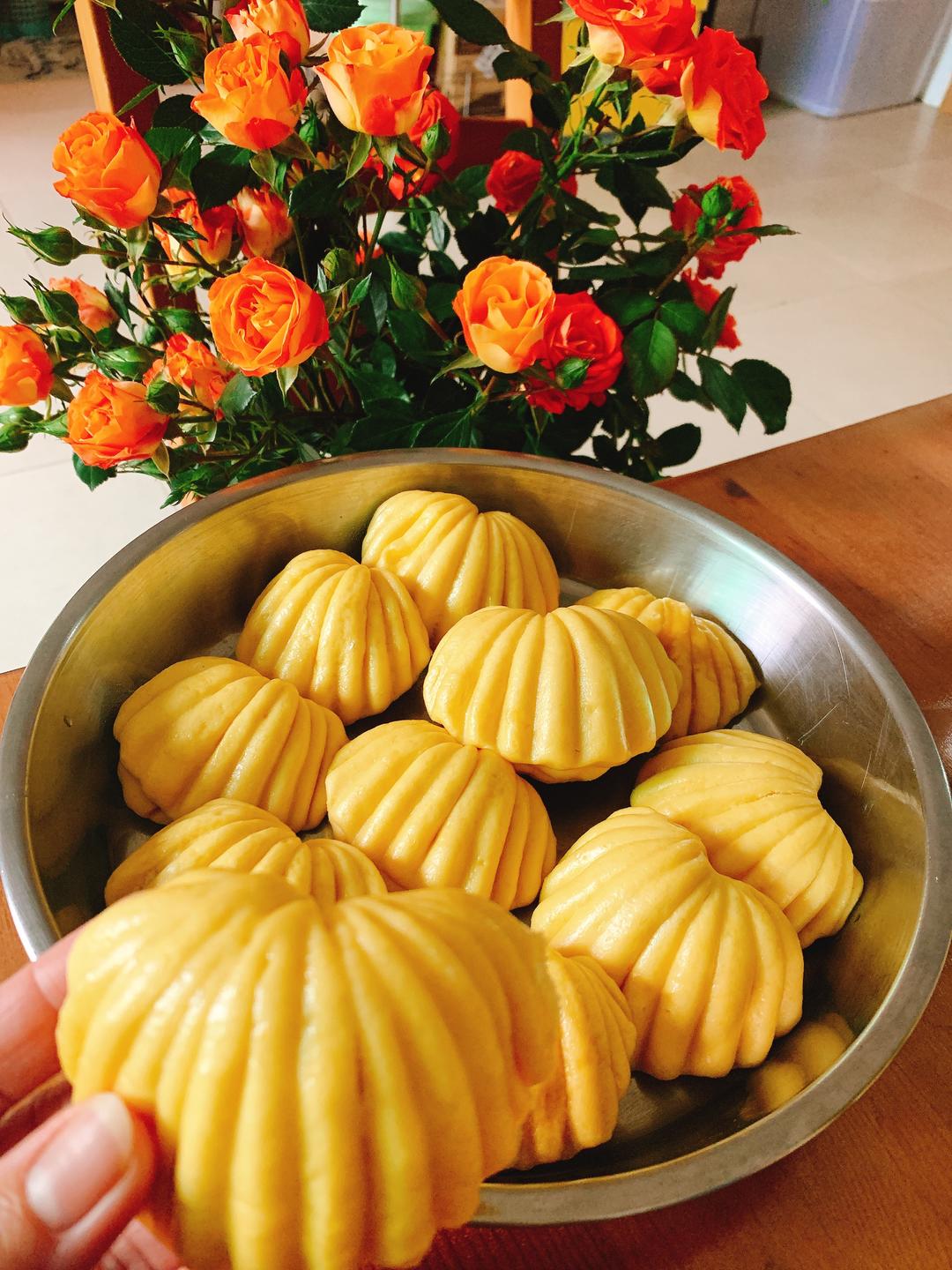 小可爱的南瓜红糖贝壳馒头