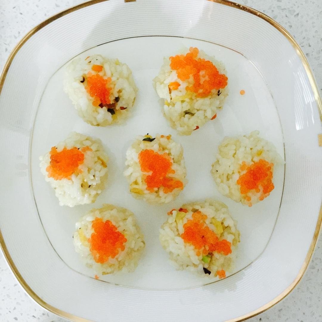 鱼子酱饭团