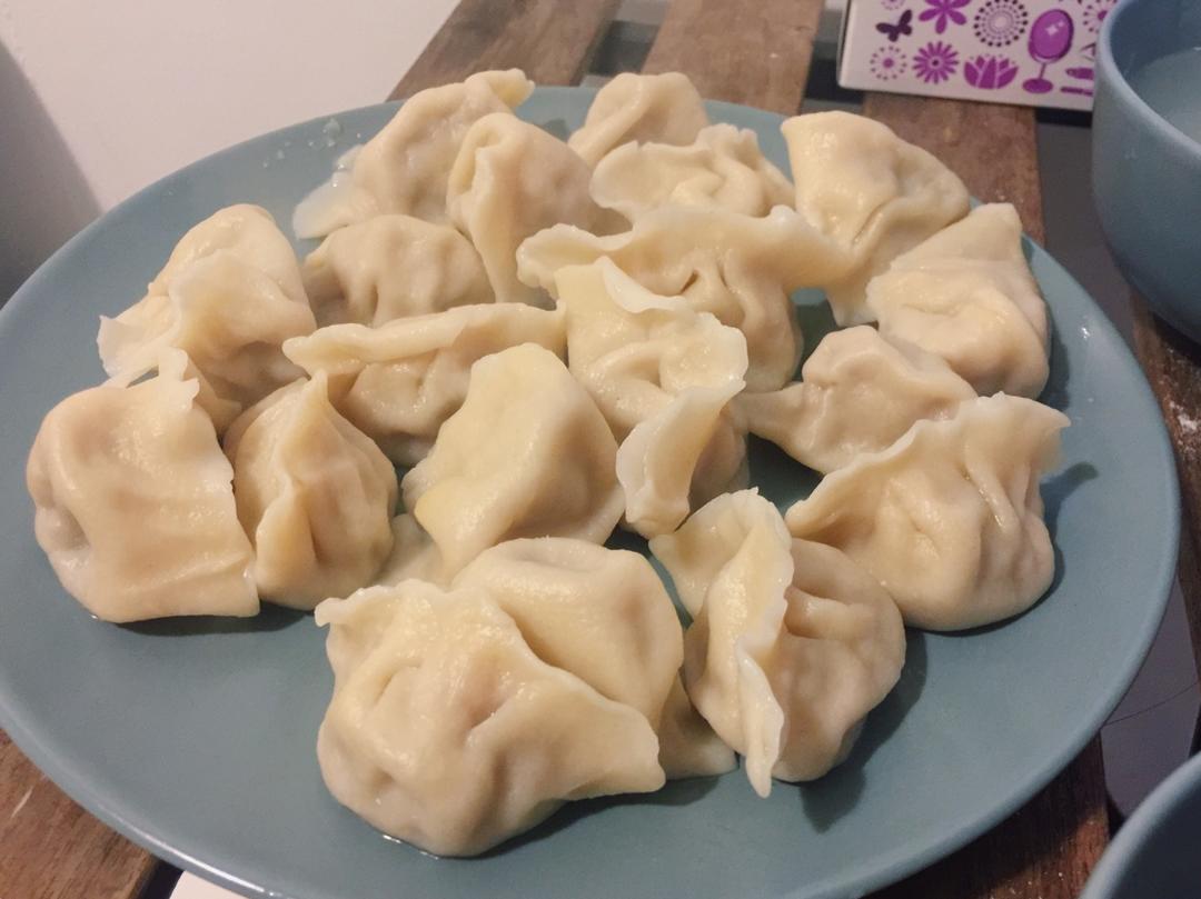 芹菜胡萝卜猪肉水饺