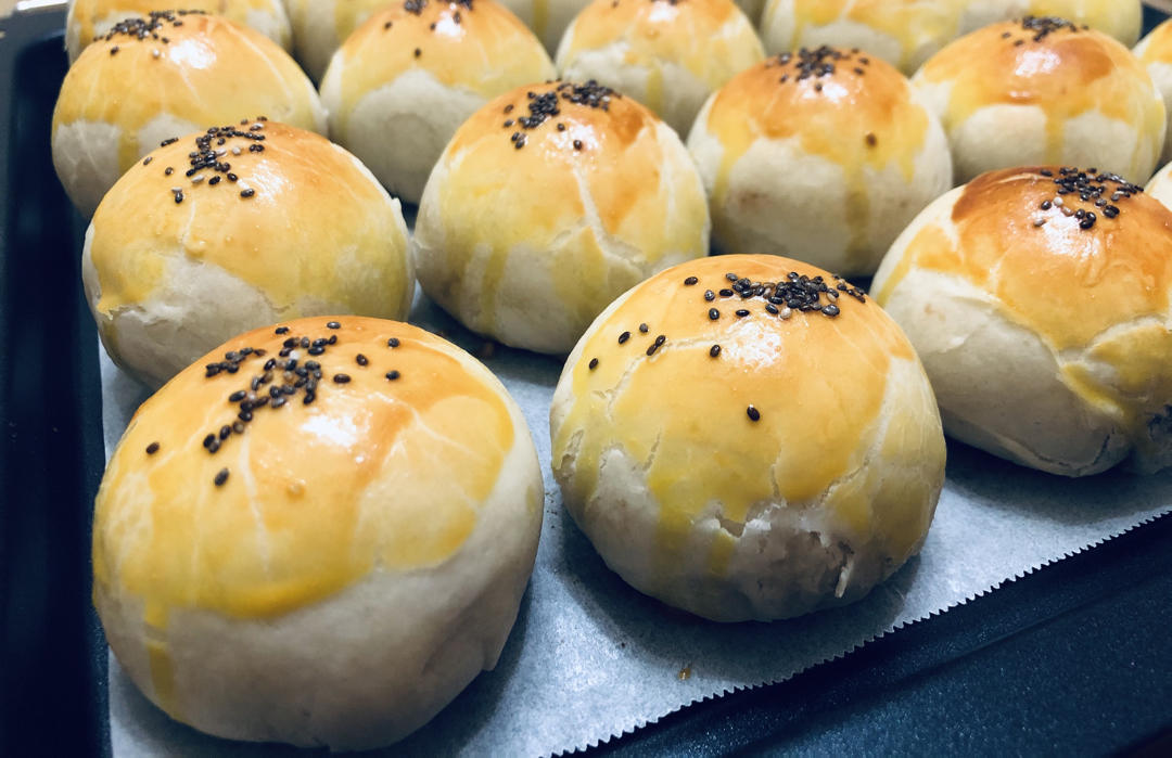 蛋黄酥（放置几天也很酥）