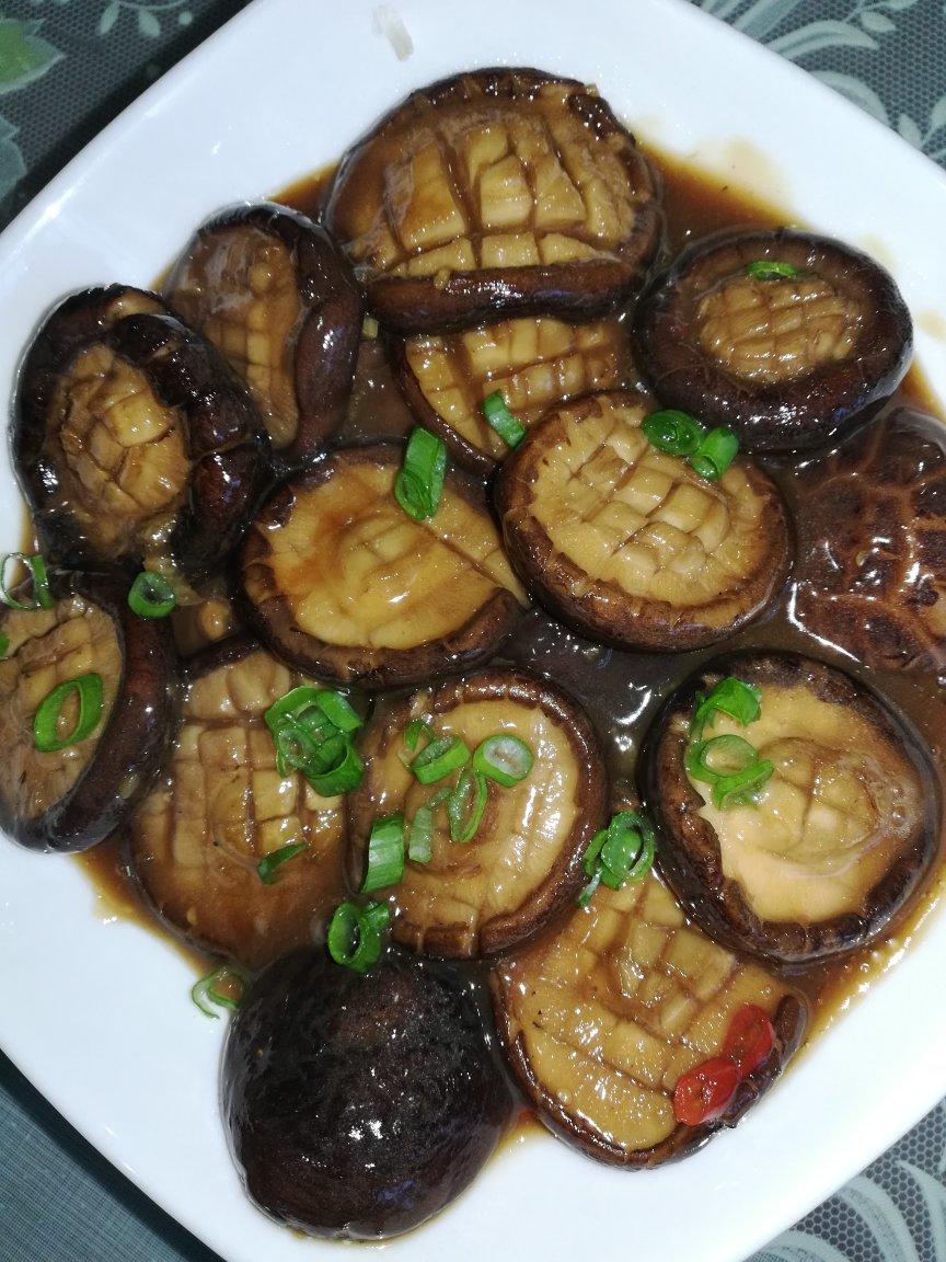 傲雪168做的超下饭香菇素鲍鱼