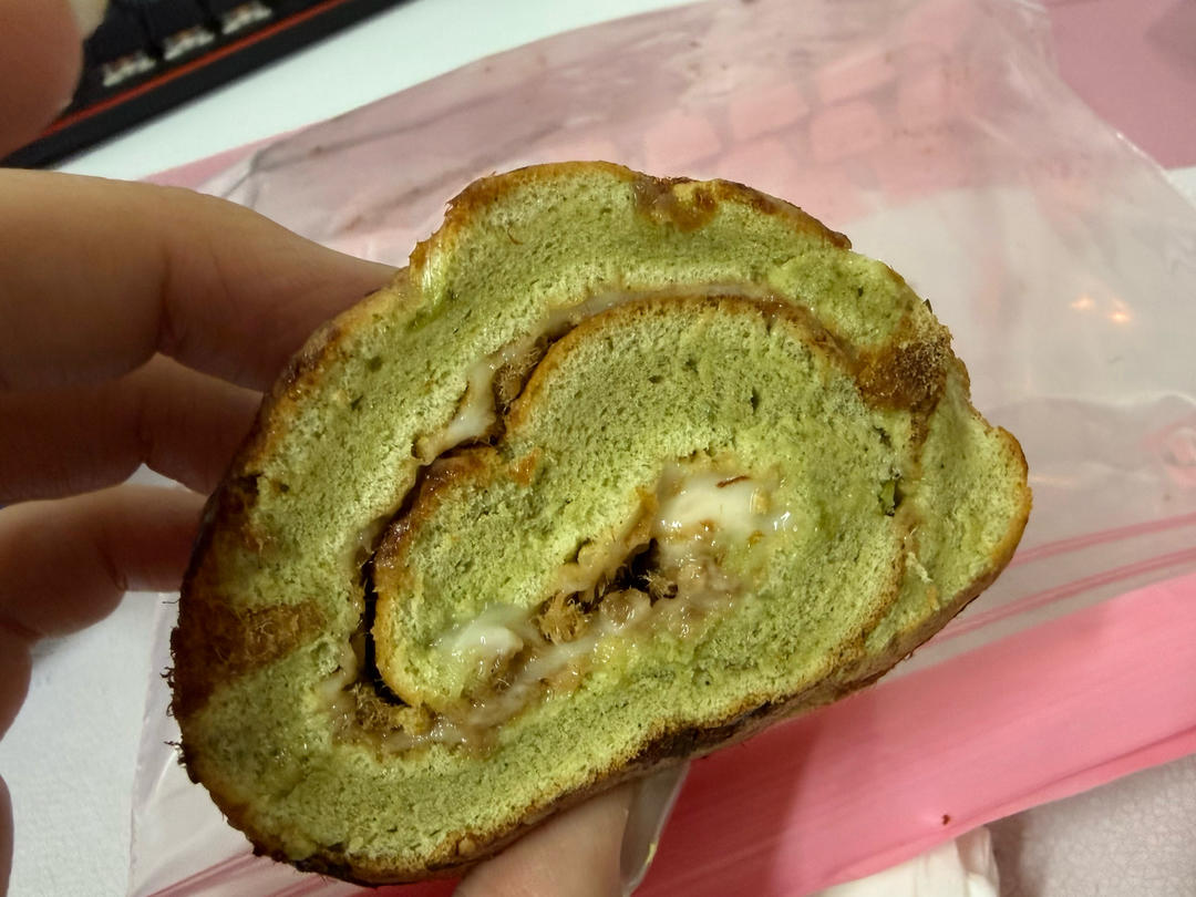 美味肉松卷-简单不开裂，零失误的蛋糕卷
