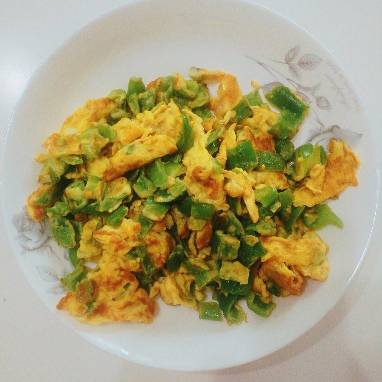 欢奭做的无敌下饭的青椒炒鸡蛋5分钟快手家常菜