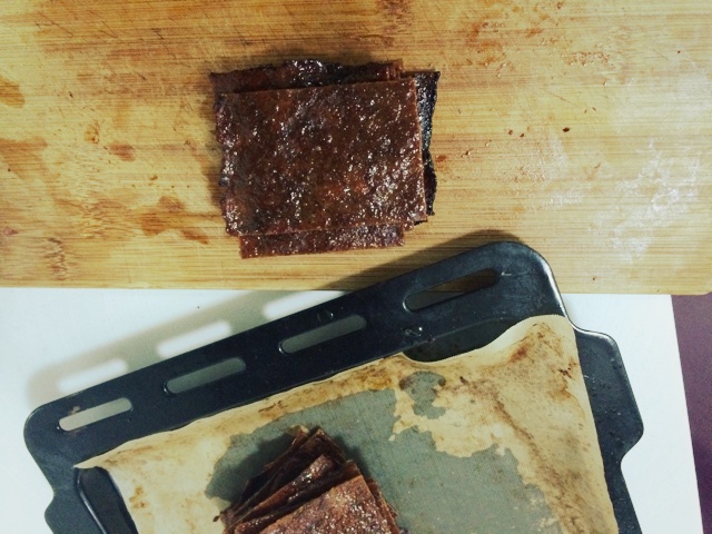 【黑椒猪肉脯】（参考分量：2盘）

烘焙：烤箱中层，上下火180℃，20-25分钟 
 配方來自君之