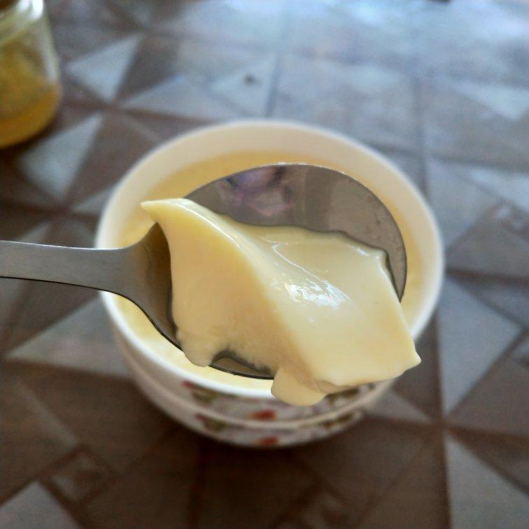 美容养颜的牛奶炖蛋