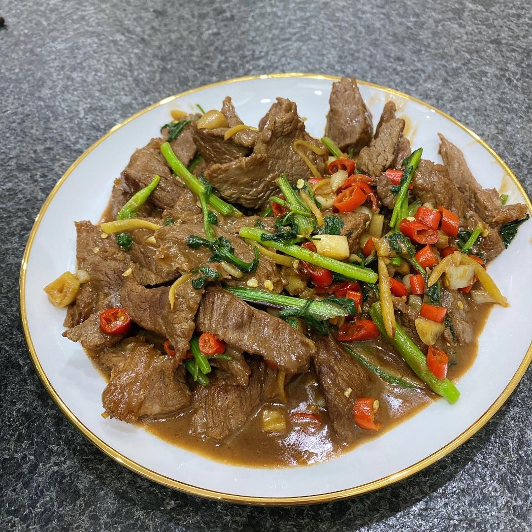 小炒牛肉（小白也可以做的超好吃！！）