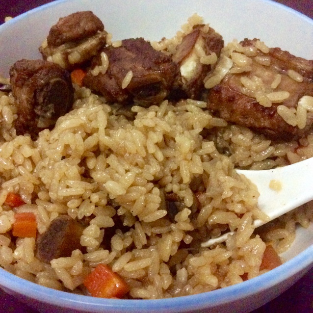 喷香排骨焖饭（爆好吃）