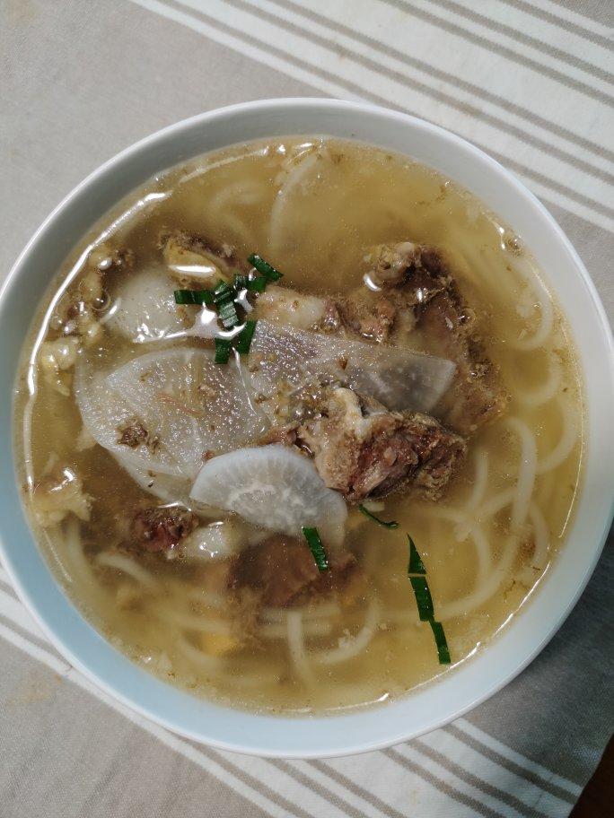 海藻小糖做的清汤牛肉面