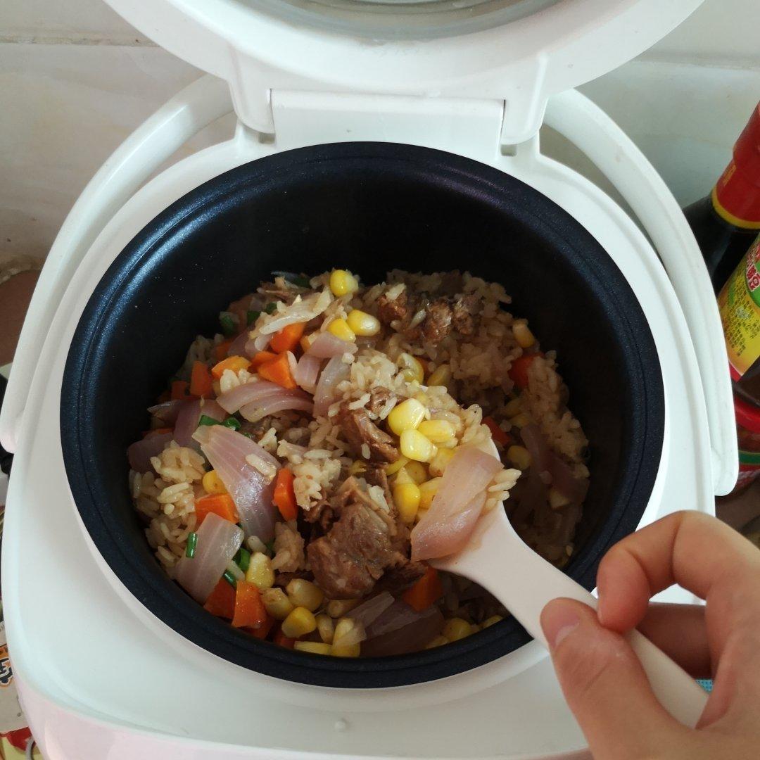 【排骨焖饭】