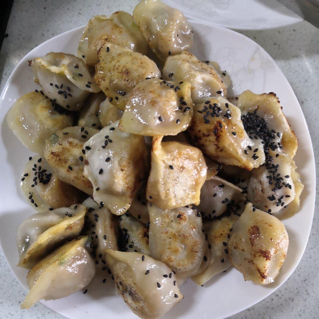 冻饺子版锅贴