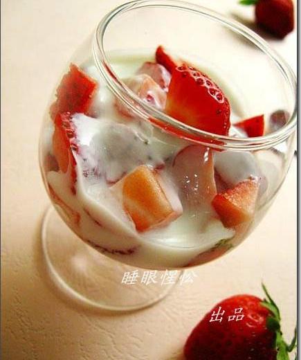 大果粒草莓酸奶的做法