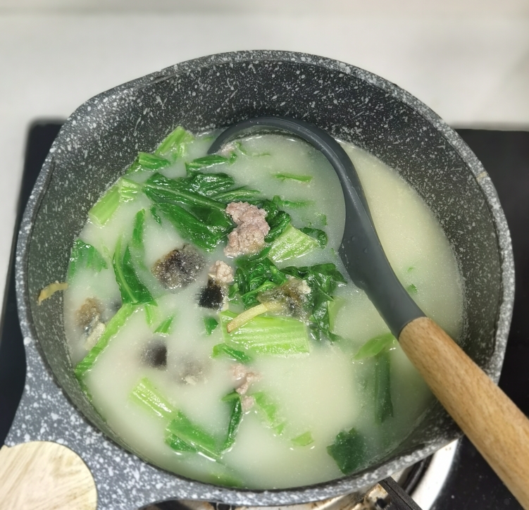 皮蛋肉沫芥菜汤的做法