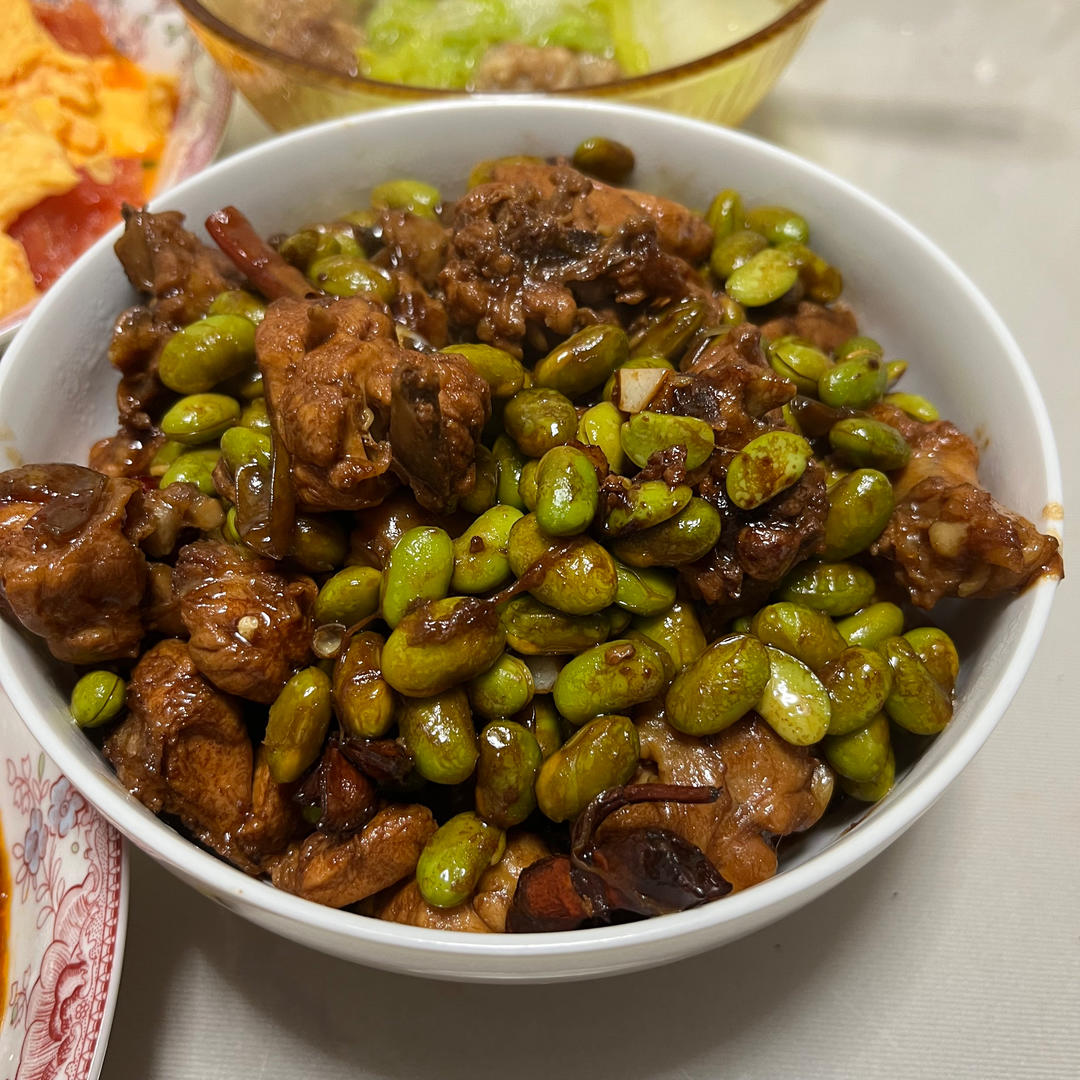 家常菜毛豆烧鸡腿