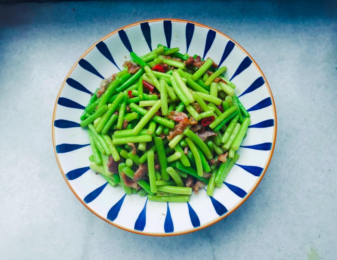 蒜薹鸡胗