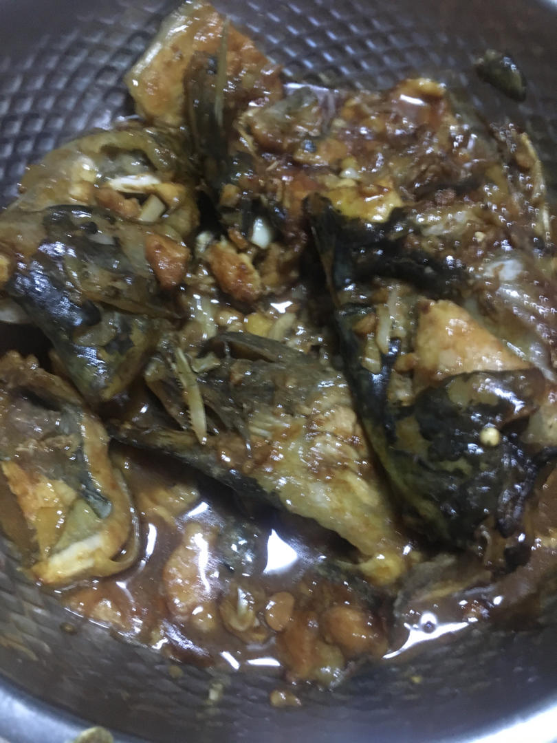 适合孩子吃的下饭菜：酱汁焖鱼