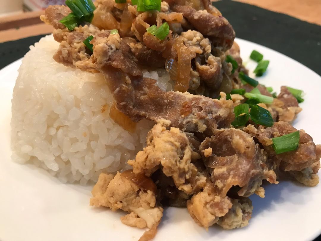 和风肥牛鸡蛋饭