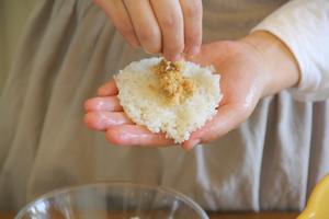 正宗日式手捏饭团🍙的做法 步骤17