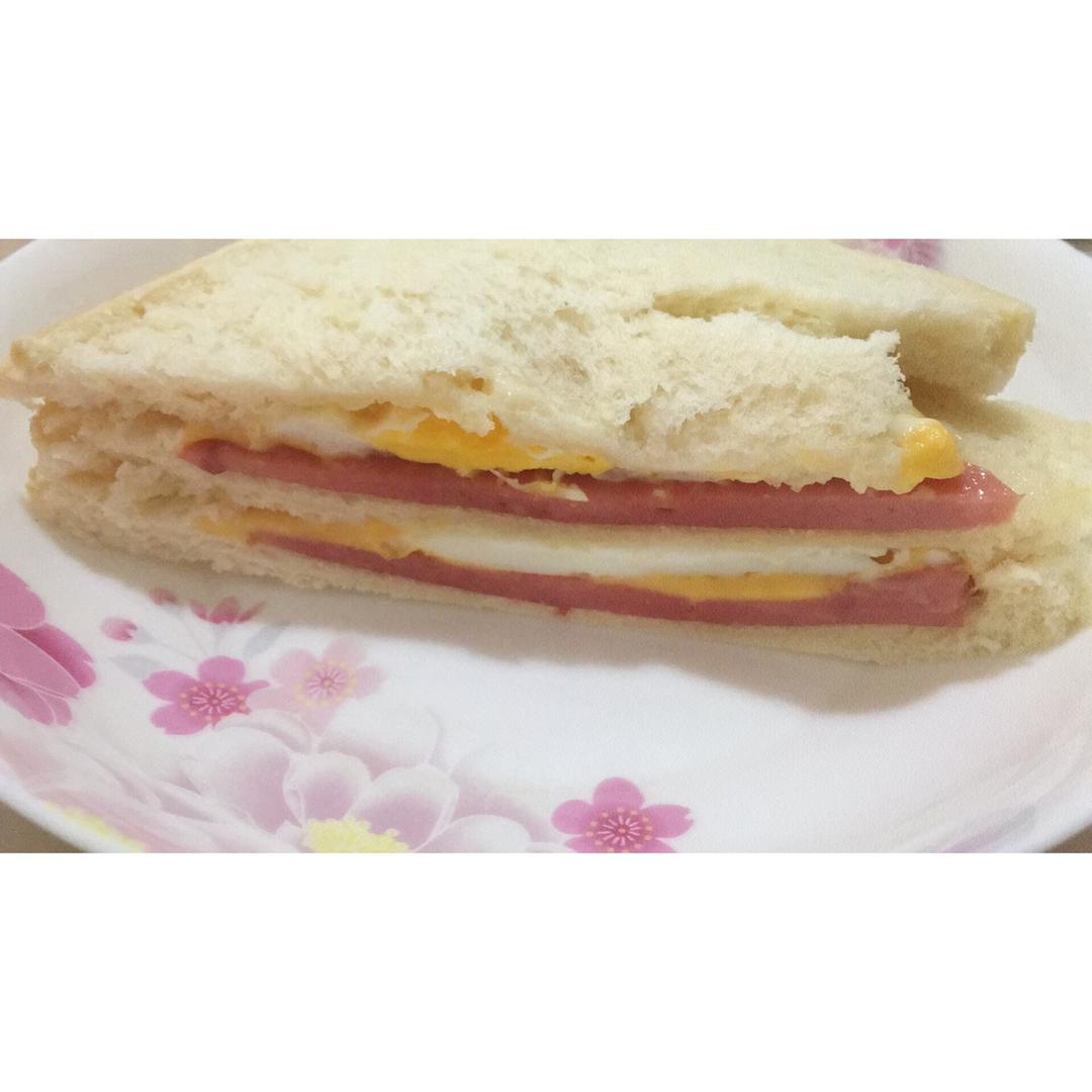 火腿芝士蛋三文治