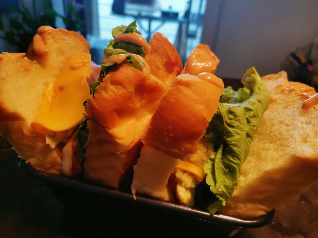 芝士厚蛋烧三明治