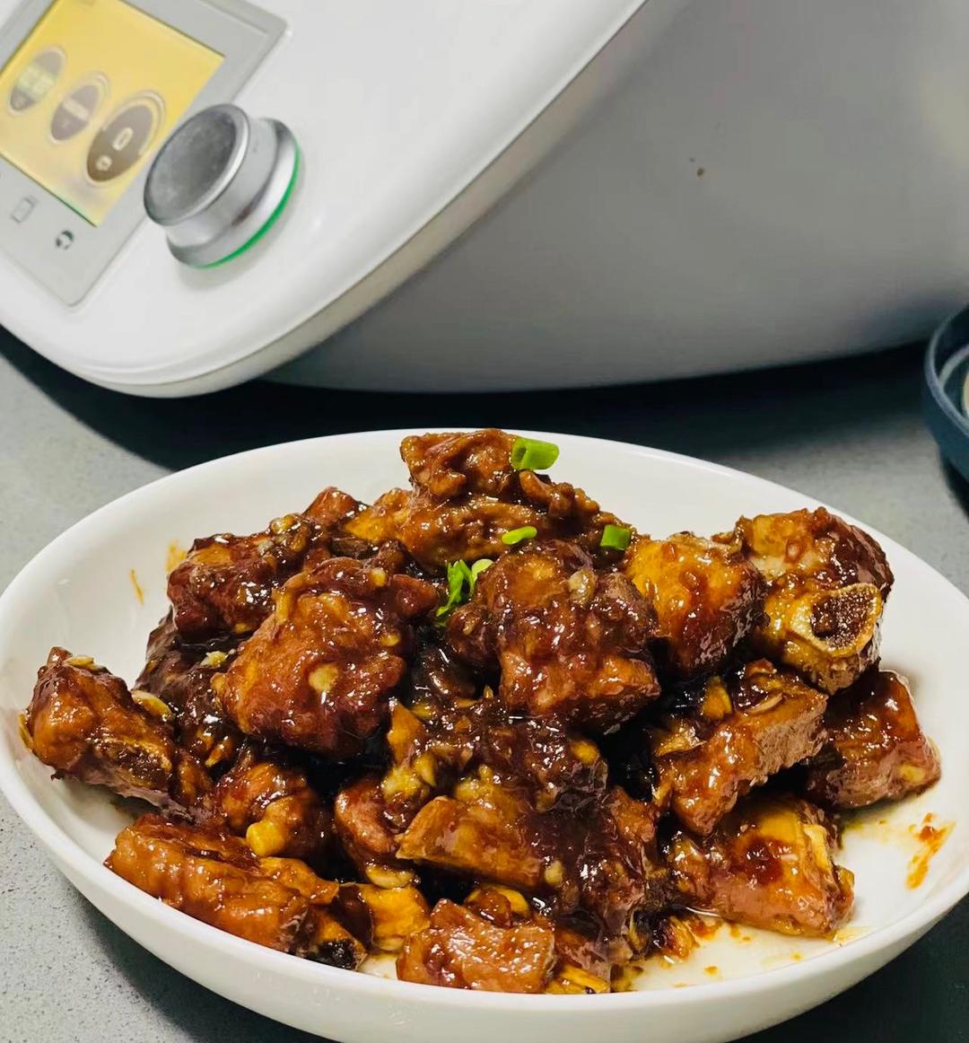 小美～蒜香排骨的做法