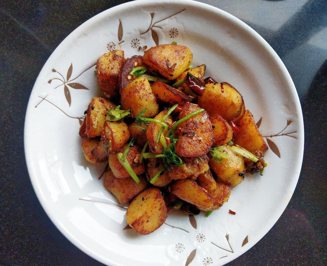 【小高姐】香辣土豆 浓郁调料包裹着的干甜小土豆