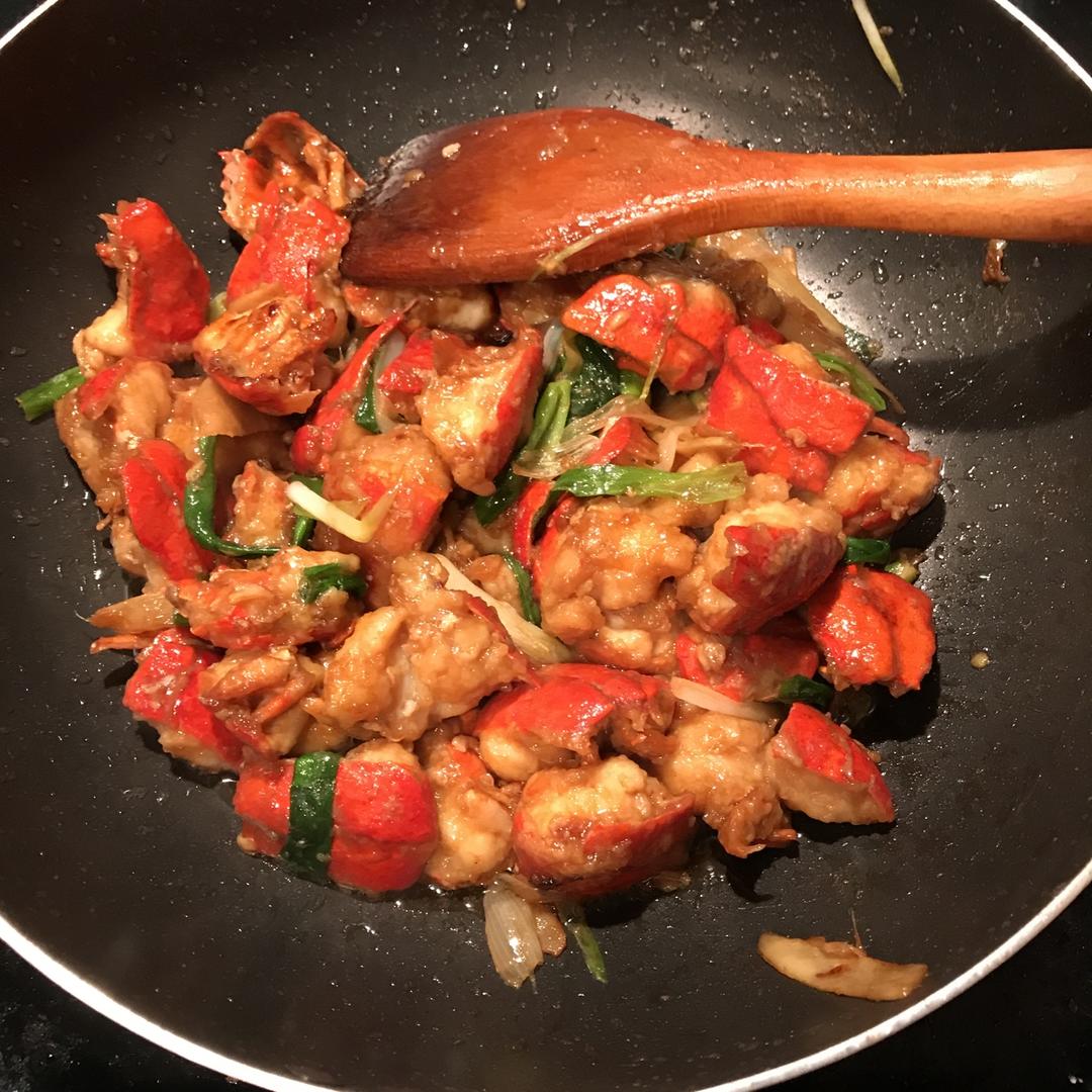 葱姜龙虾（附详细的拆解龙虾技巧，附精确地调料用量）