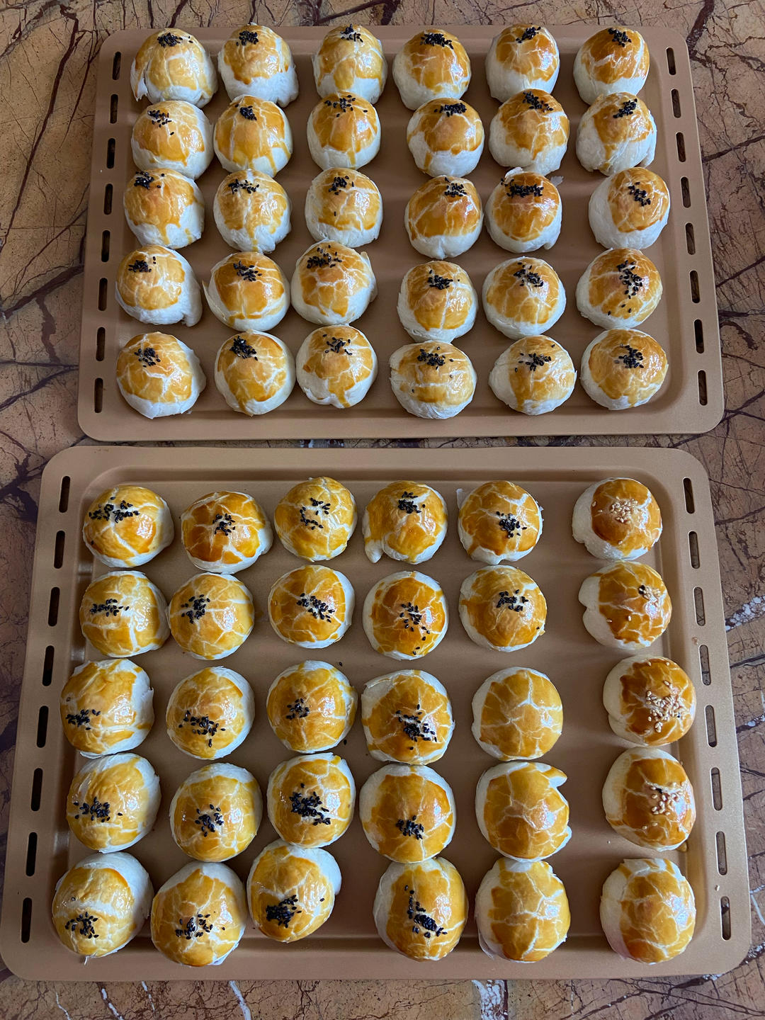 超简单 免揉 酥掉渣的蛋黄酥(超详细附全程视频)不破酥『万能酥皮』