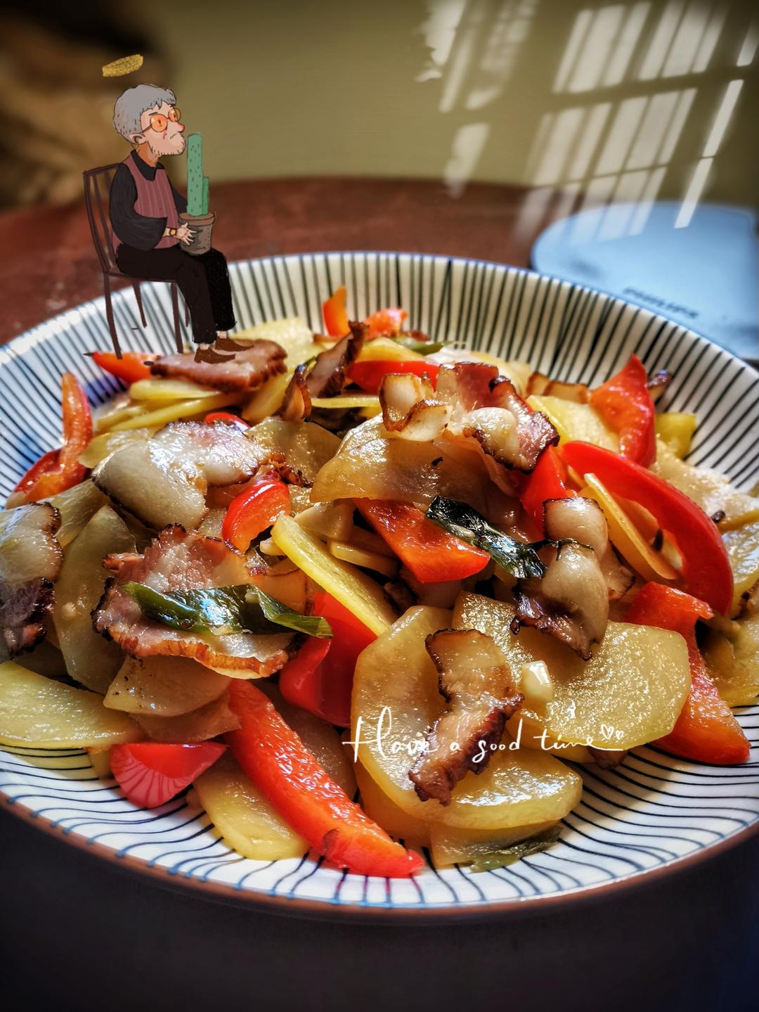 百吃不厌的腊肉炒土豆片！荤素主食一锅出~
