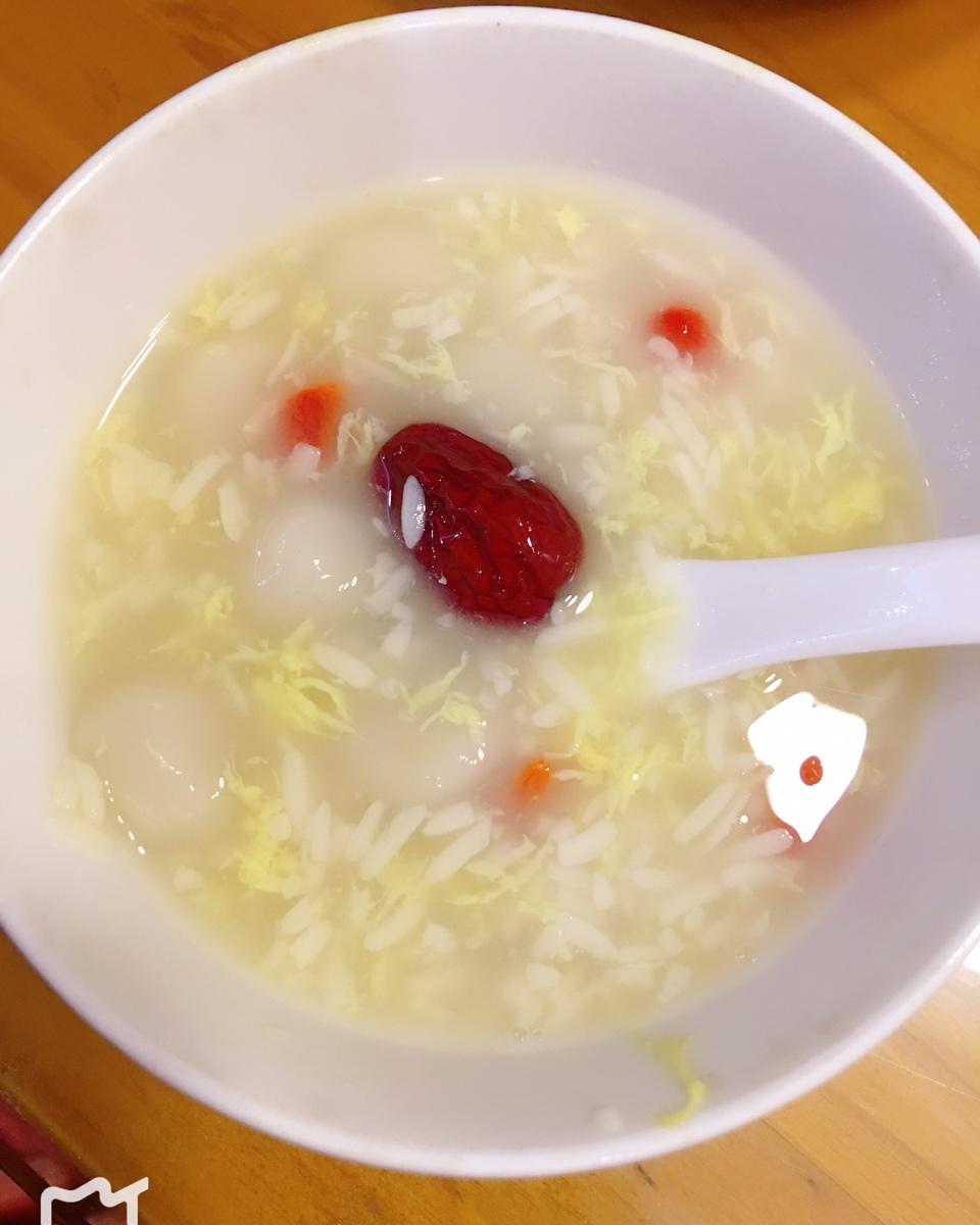 橄榄慕斯做的q弹酒酿圆子羹