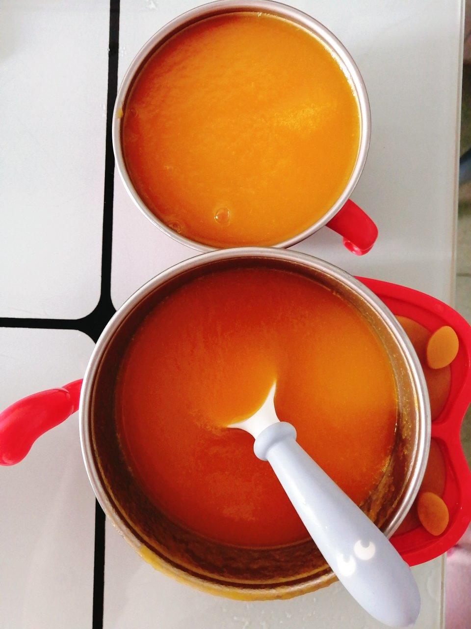 苹果胡萝卜泥   小美7-9个月宝宝辅食