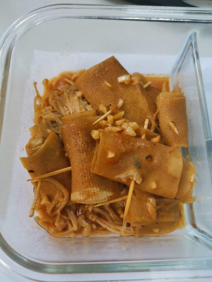 金针菇豆皮卷