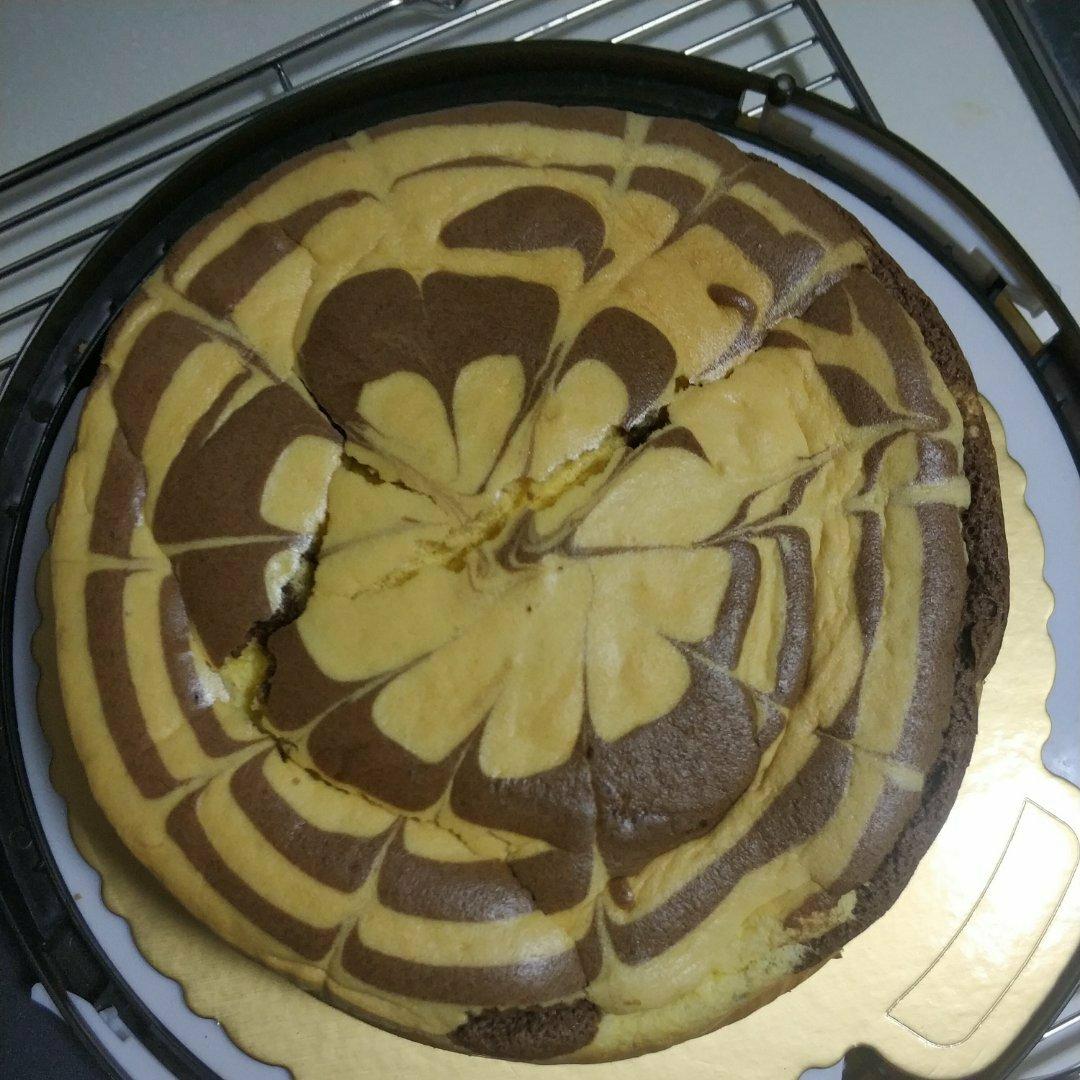 双色拉花戚风蛋糕