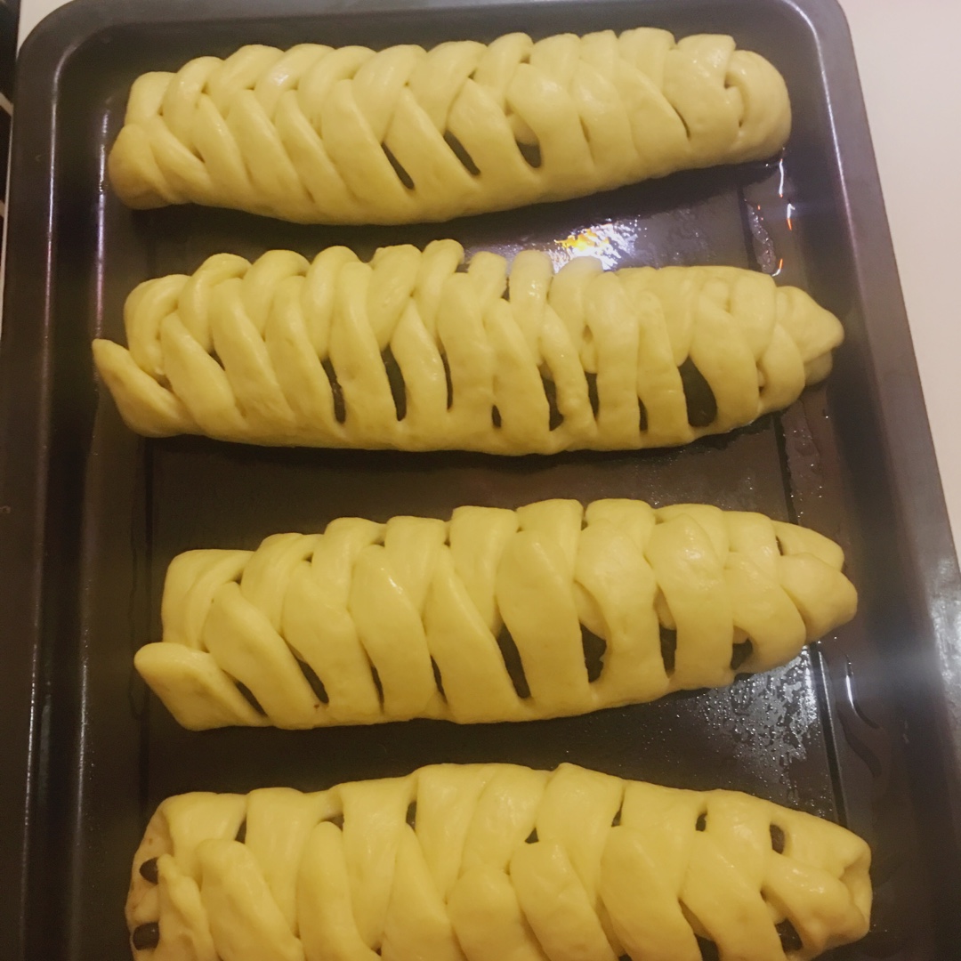 【简单几步打造美丽辫子】香浓樱桃乳酪辫子面包