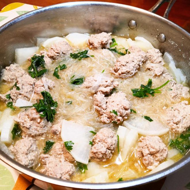 白萝卜羊肉丸子粉丝汤的做法
