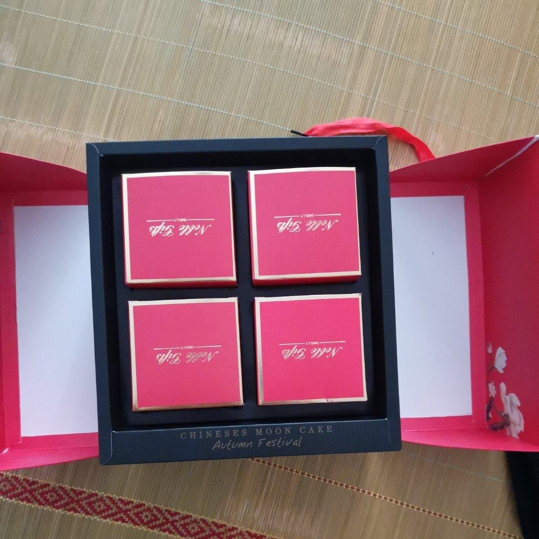广式月饼—蛋黄莲蓉月饼