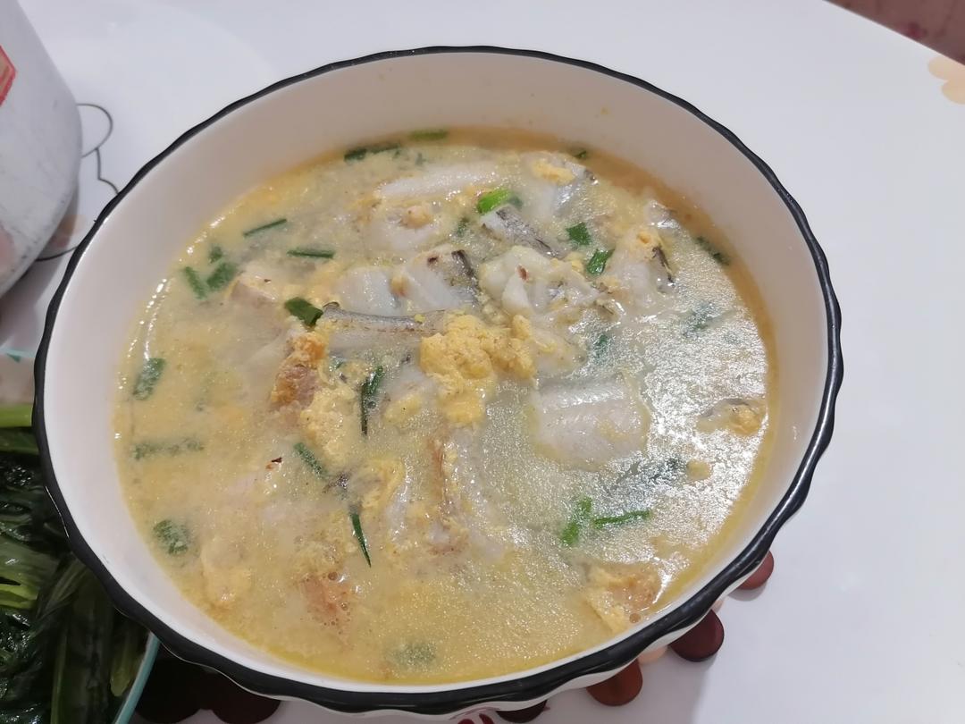 胎鱼蛋花汤的做法